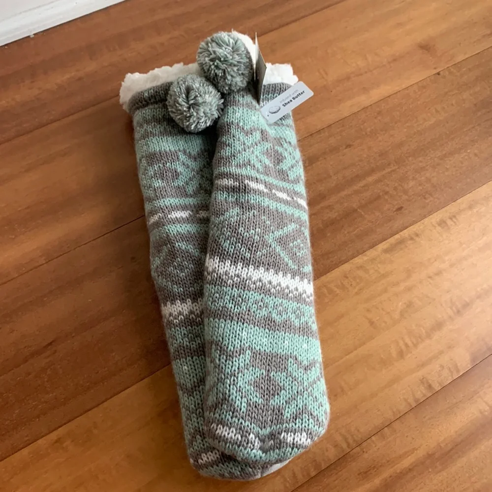 Muk Luks NEW Sleeper Socks Infused with Shea Butter Blue Multi OS Slipper Socks